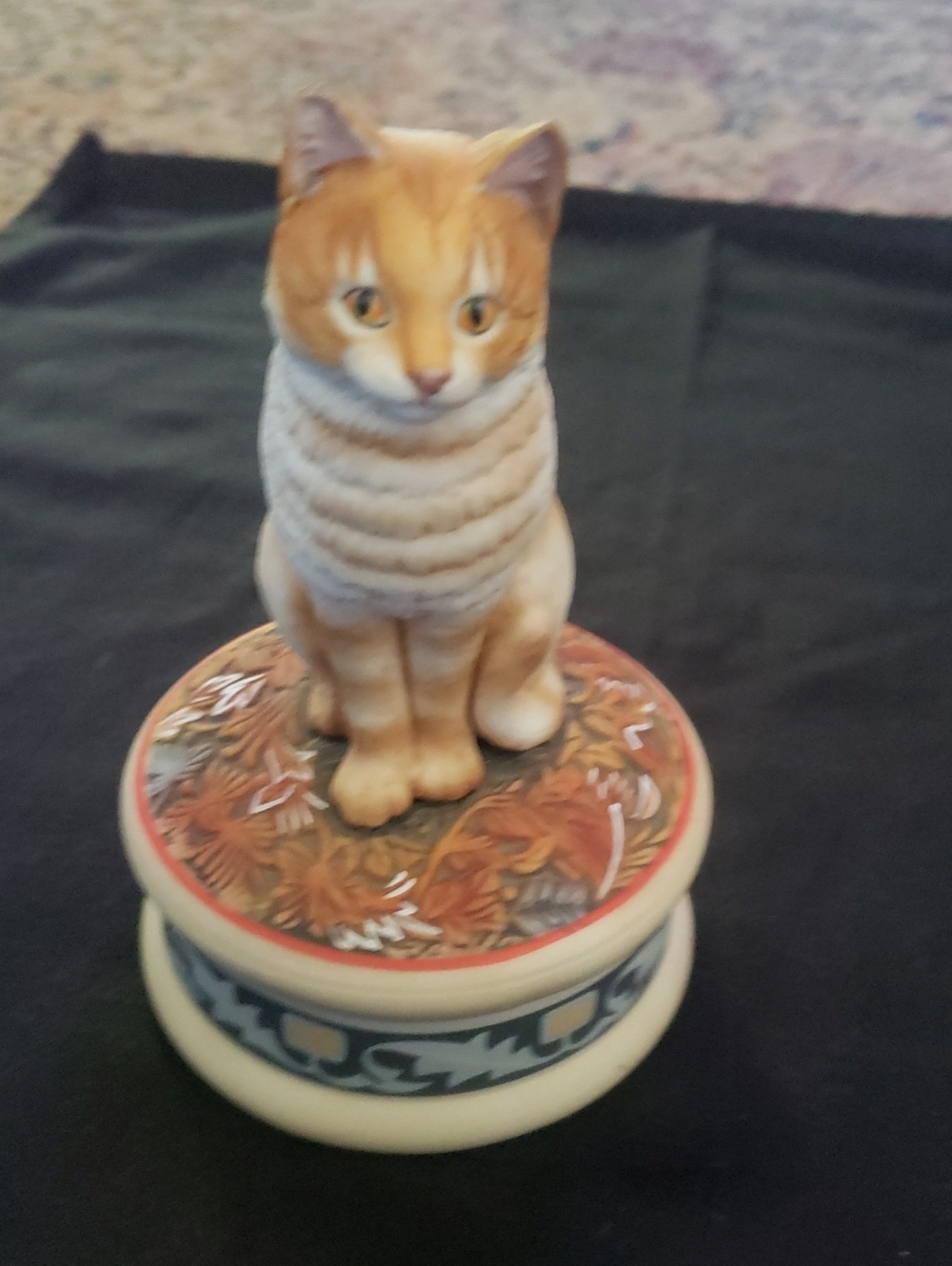 1990 Innovation Music Box Cat Music Box Memory Works Vintage